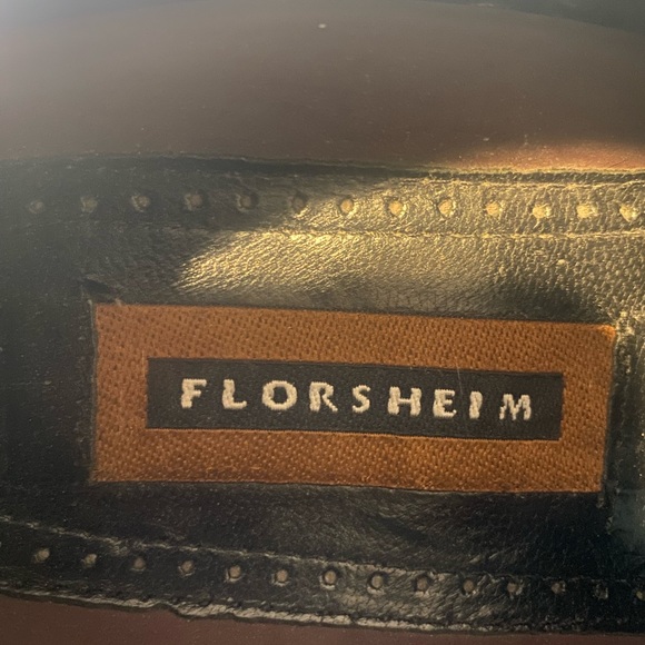 Black, Wing Tip, Mens Dress shoe by Florsheim in size 9.5. - Picture 7 of 7